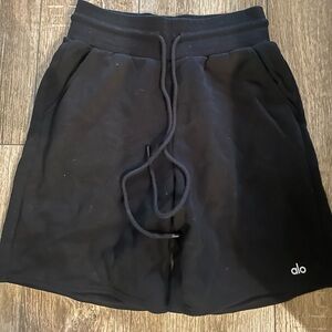 Alo women's yoga shorts - drawstring waist. Comfortable loose fitting shorts